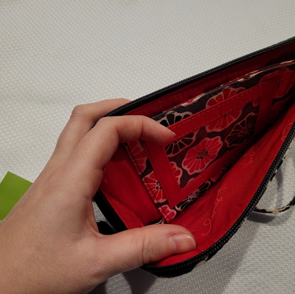 NWT Vera Bradley Zip Zip Wristlet Cheery Blossoms - Picture 4 of 5